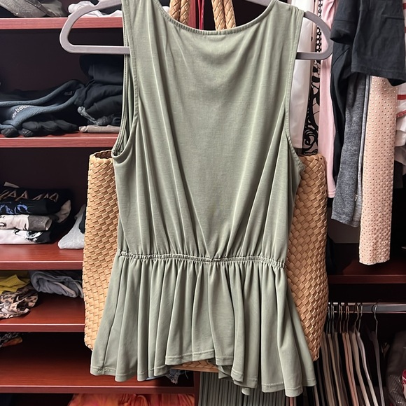 Design Lab Tank - Picture 2 of 6